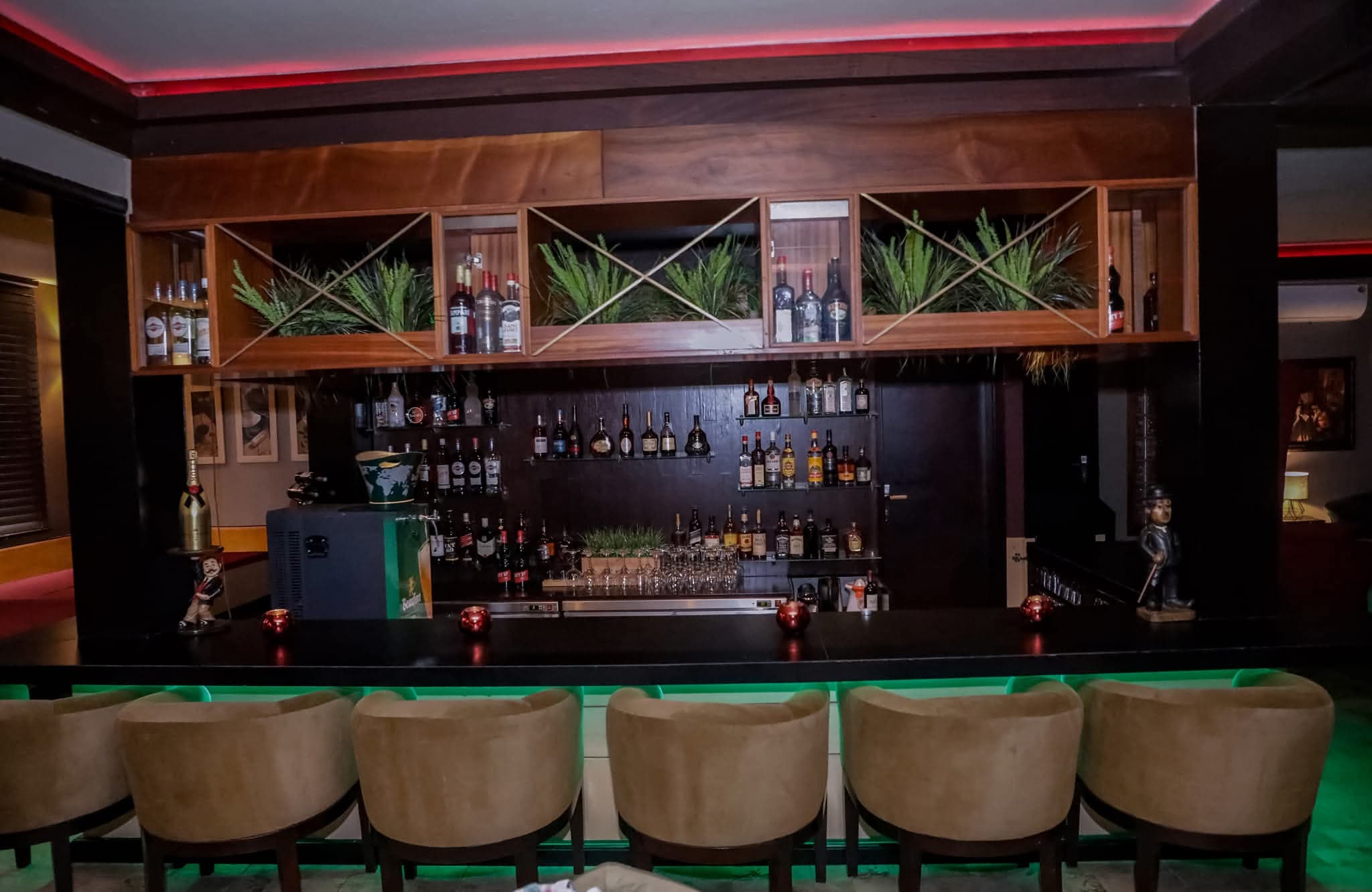 Le Topaz — Bar Lounge à Libreville